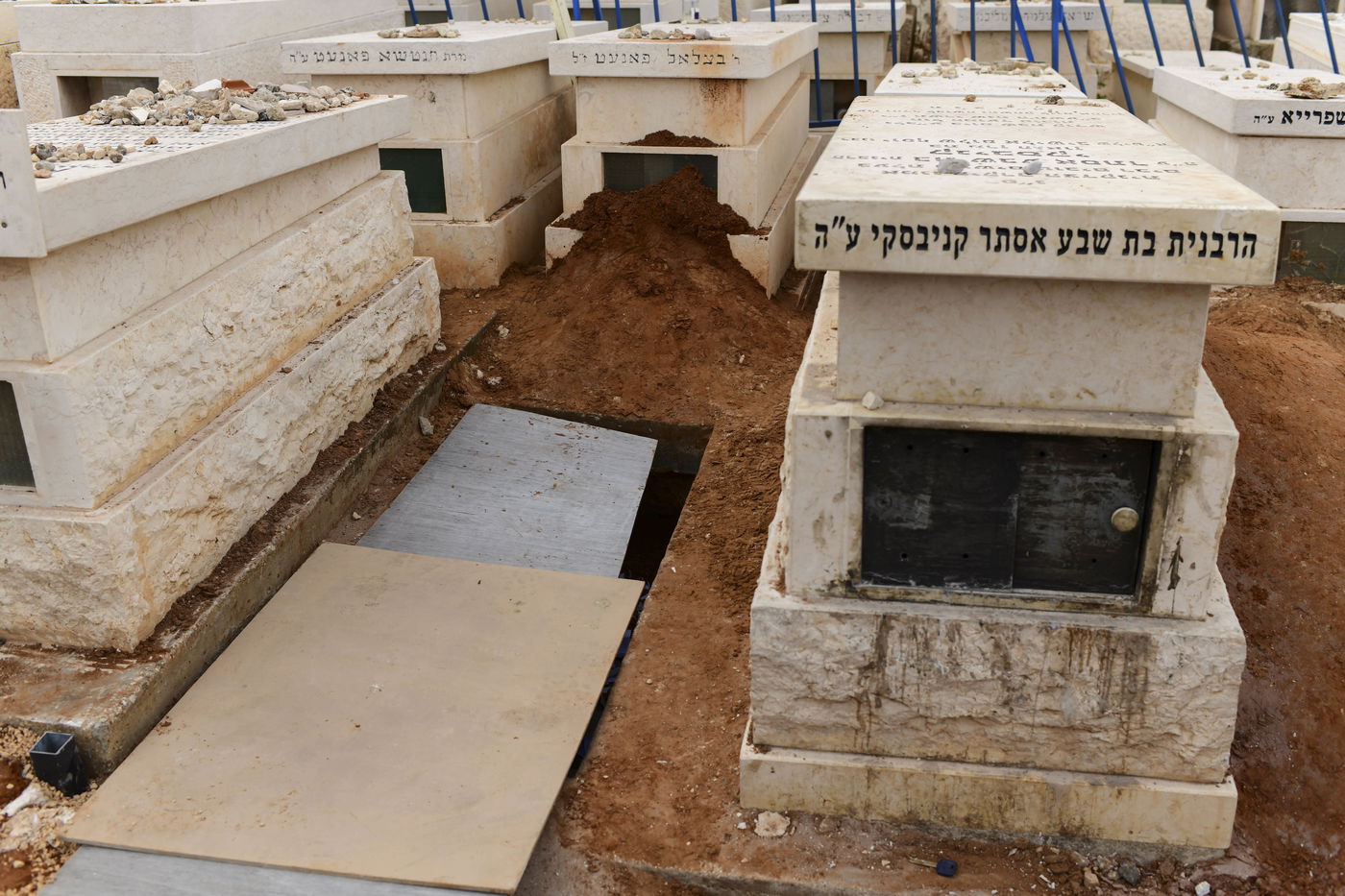 מהפטירה ועד הקבורה - ב-182 תמונות • צפו