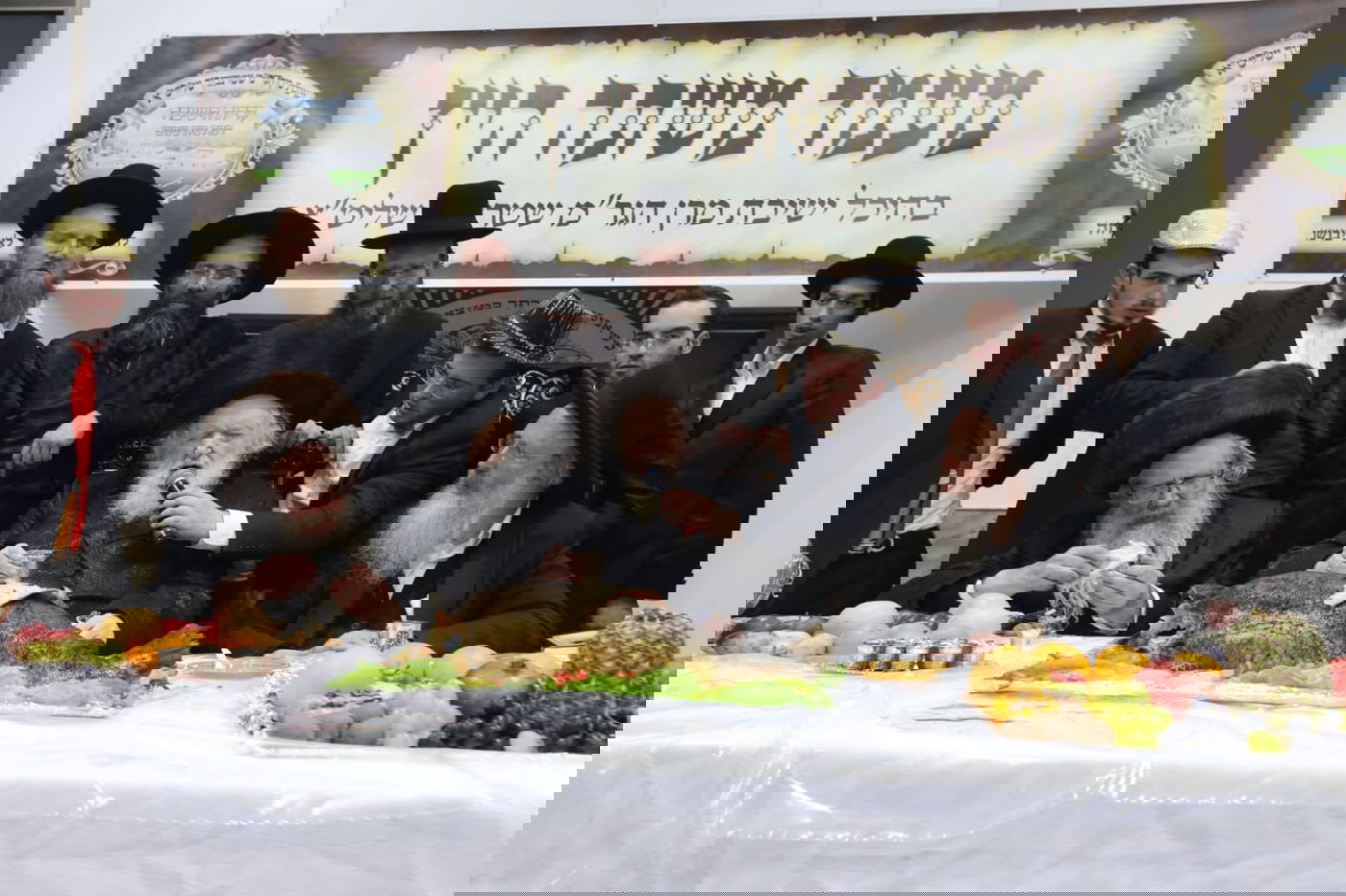 כך חגגו את פורים בישיבת הגר"מ שטרנבוך