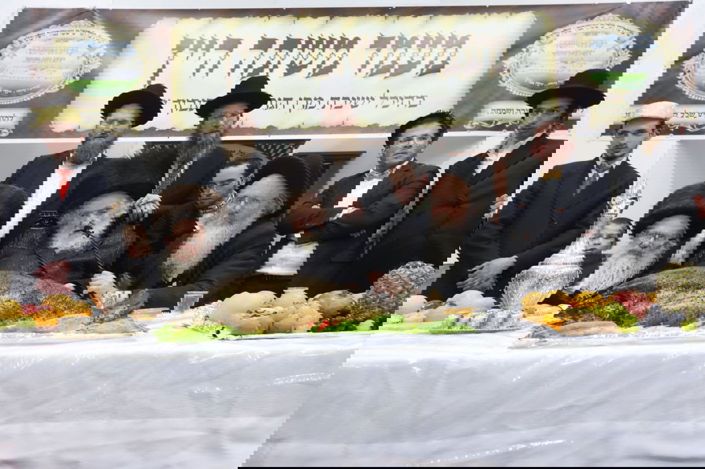 כך חגגו את פורים בישיבת הגר"מ שטרנבוך