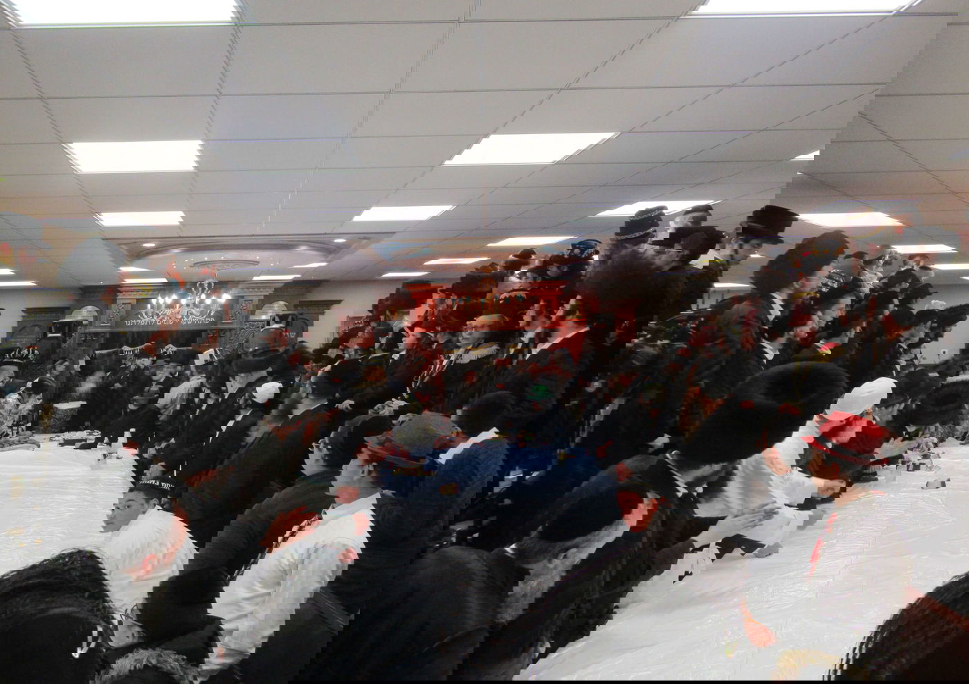 האדמו"ר רקד על השולחן; פורים בקרעטשניף קרית גת