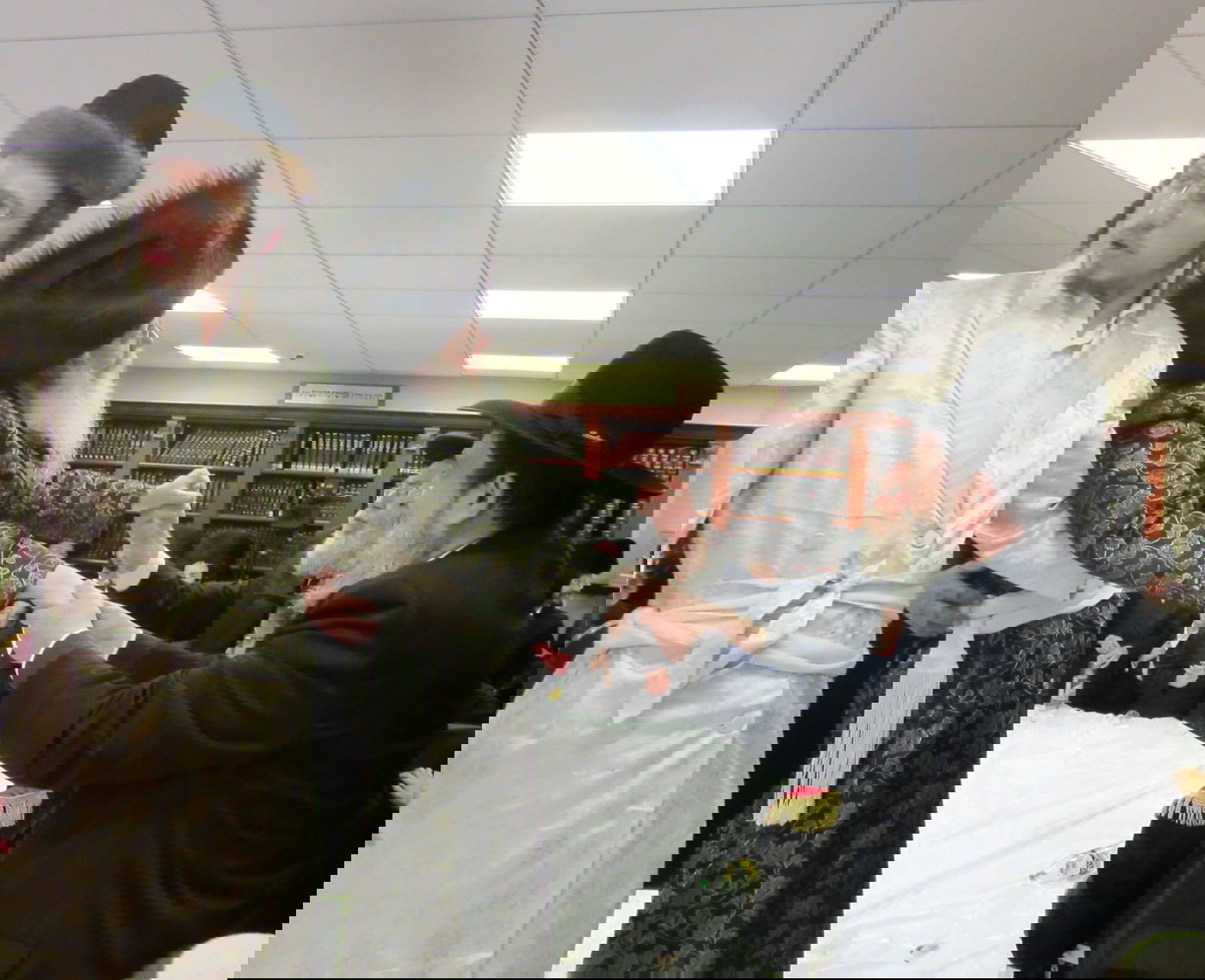 האדמו"ר רקד על השולחן; פורים בקרעטשניף קרית גת