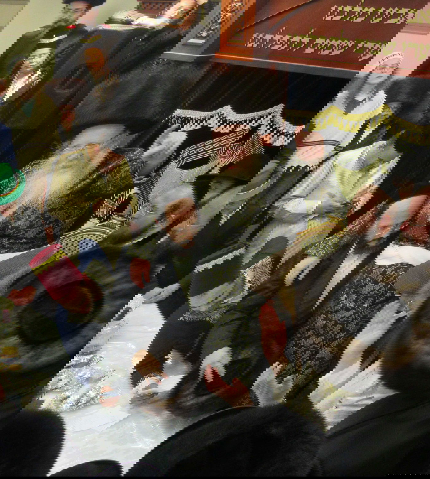 האדמו"ר רקד על השולחן; פורים בקרעטשניף קרית גת