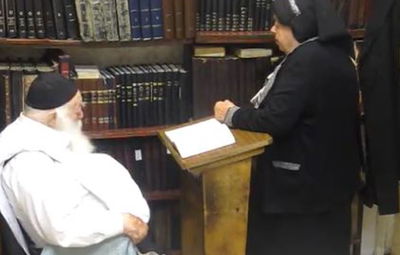 הרב והרבנית מברכים ברכות השחר