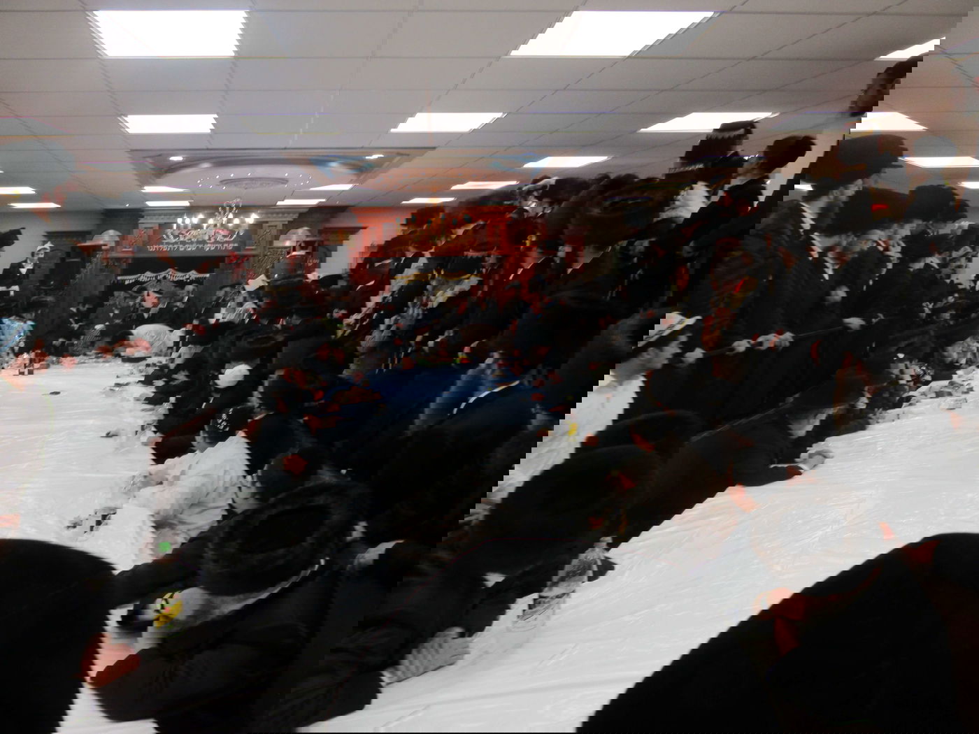 האדמו"ר רקד על השולחן; פורים בקרעטשניף קרית גת