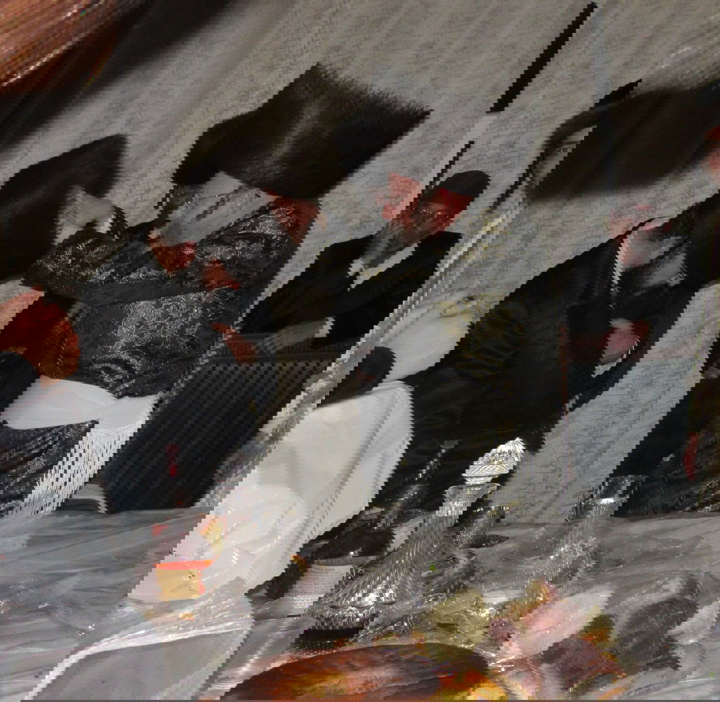 האדמו"ר רקד על השולחן; פורים בקרעטשניף קרית גת