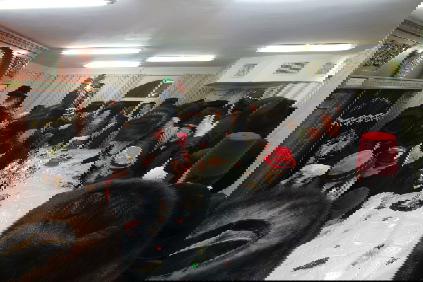 האדמו"ר רקד על השולחן; פורים בקרעטשניף קרית גת