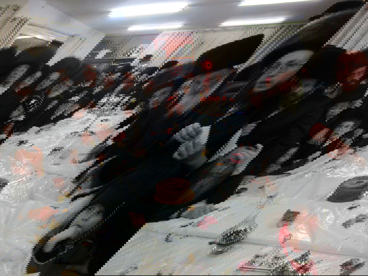 האדמו"ר רקד על השולחן; פורים בקרעטשניף קרית גת