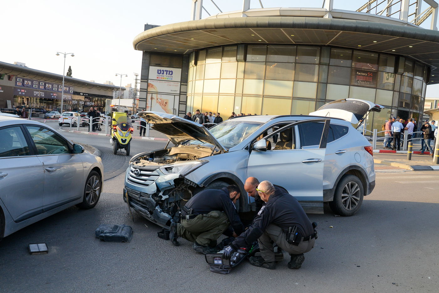 שמונה דקות של מסע רצחני בשלוש זירות | דקה אחר דקה