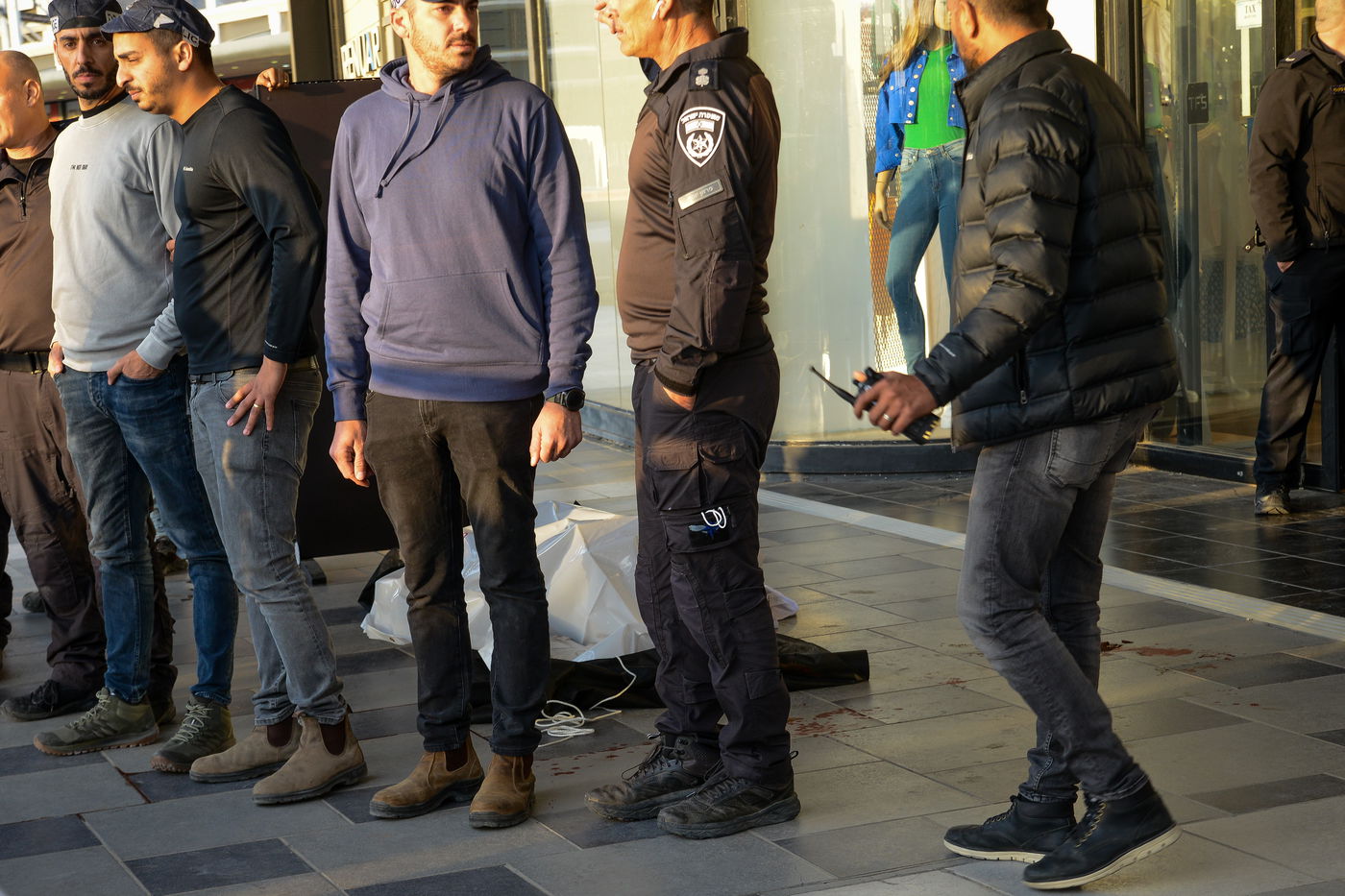 שמונה דקות של מסע רצחני בשלוש זירות | דקה אחר דקה