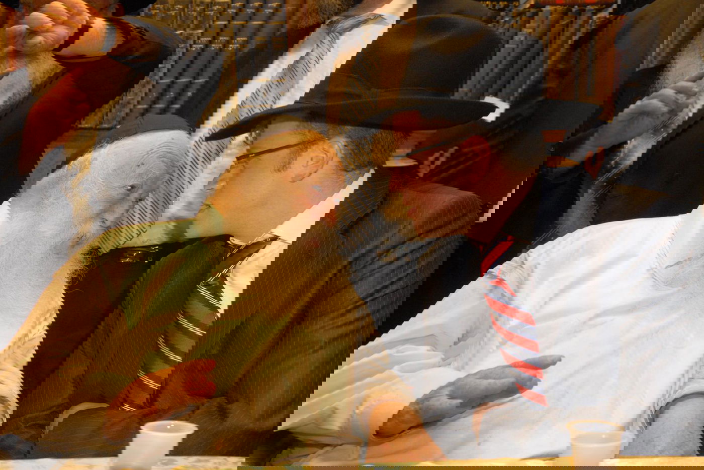 כותב השורות לצדו של שר התורה זצוק"ל