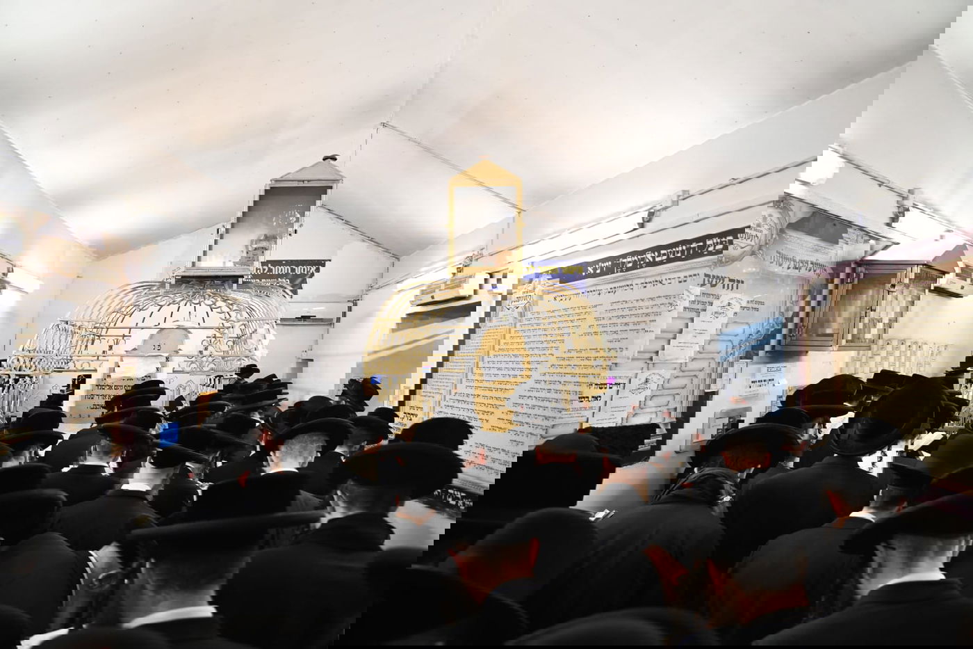 המונים בציון רבי אלימלך מליז'ענסק • תיעוד