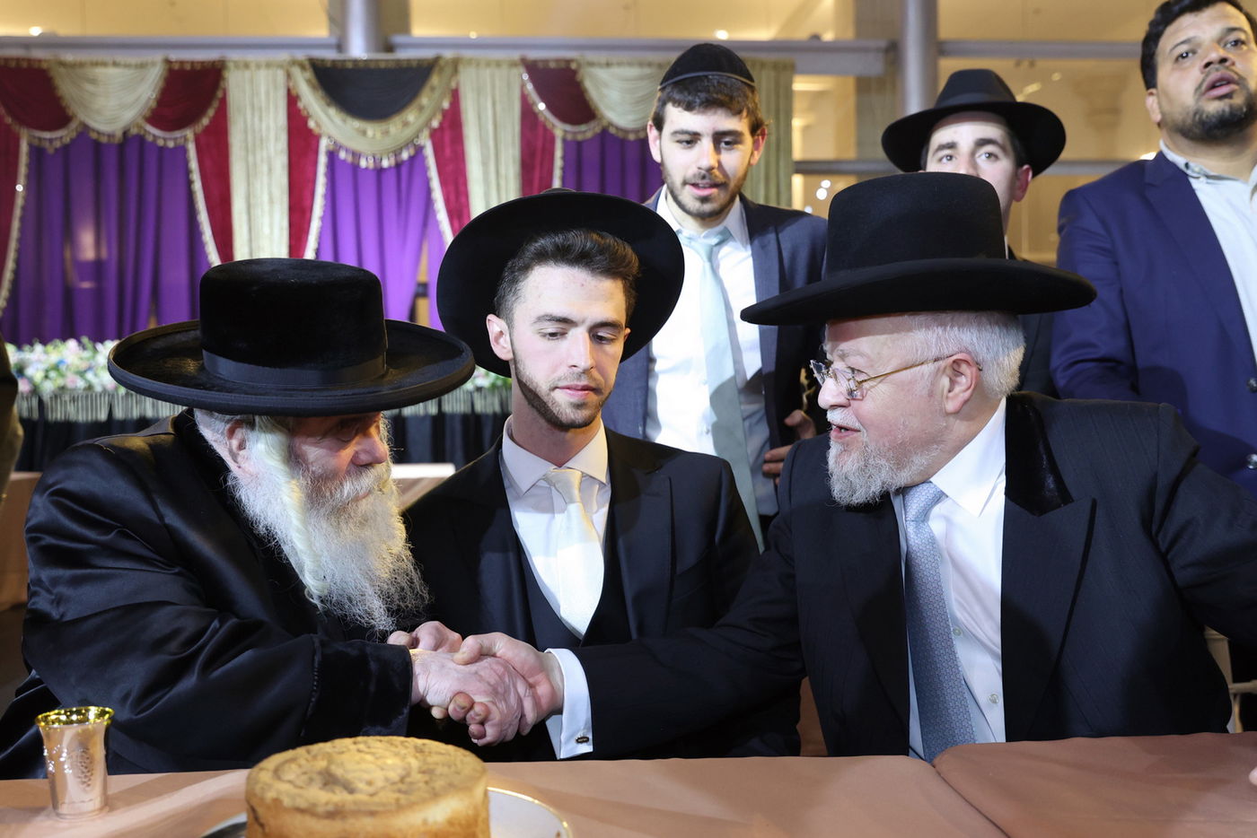 הגר"ד ביטון חיתן את בתו • צפו בתיעוד