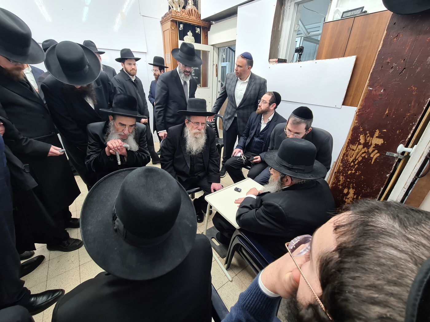 היום הרביעי • תיעוד הניחום בבית מרן הגר"ח זצוק"ל