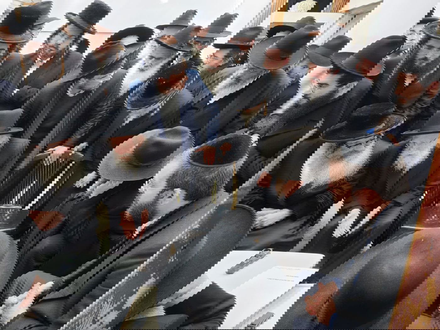 היום החמישי • תיעוד הניחום בבית מרן הגר"ח זצוק"ל