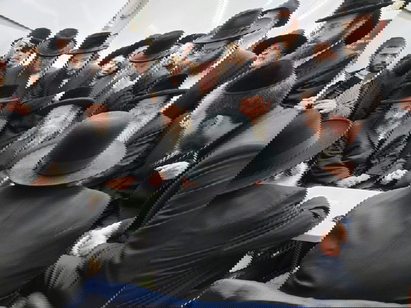 היום החמישי • תיעוד הניחום בבית מרן הגר"ח זצוק"ל