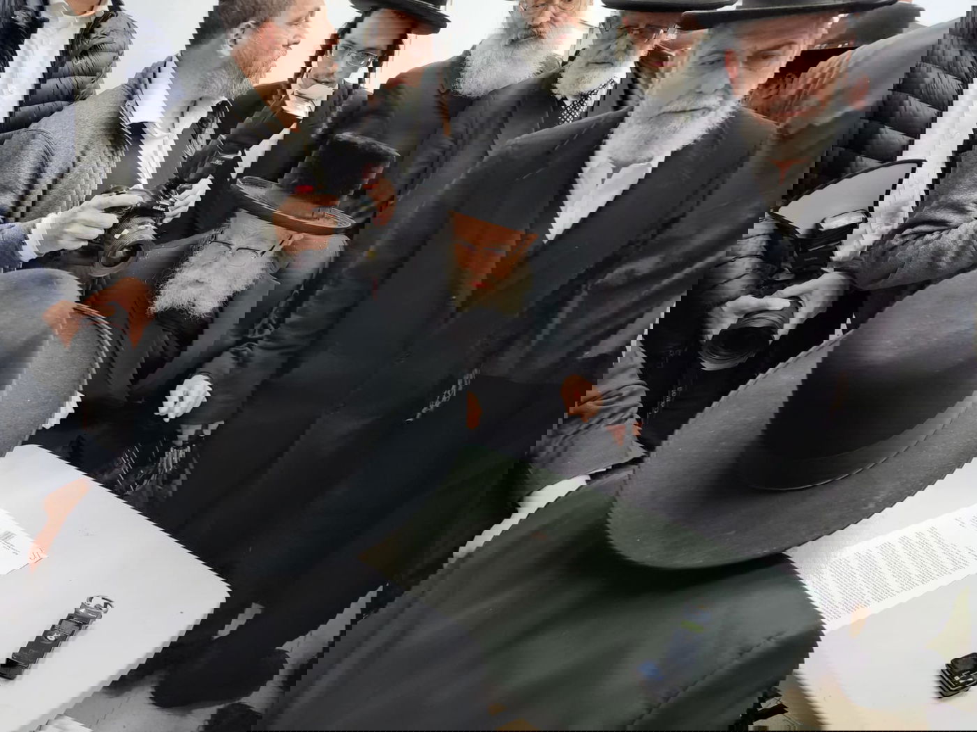 היום החמישי • תיעוד הניחום בבית מרן הגר"ח זצוק"ל