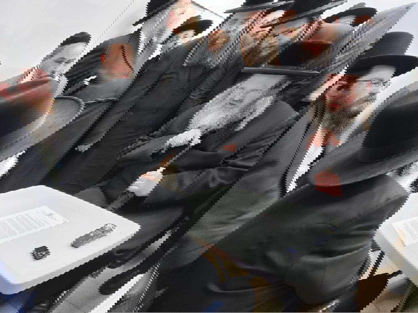 היום החמישי • תיעוד הניחום בבית מרן הגר"ח זצוק"ל