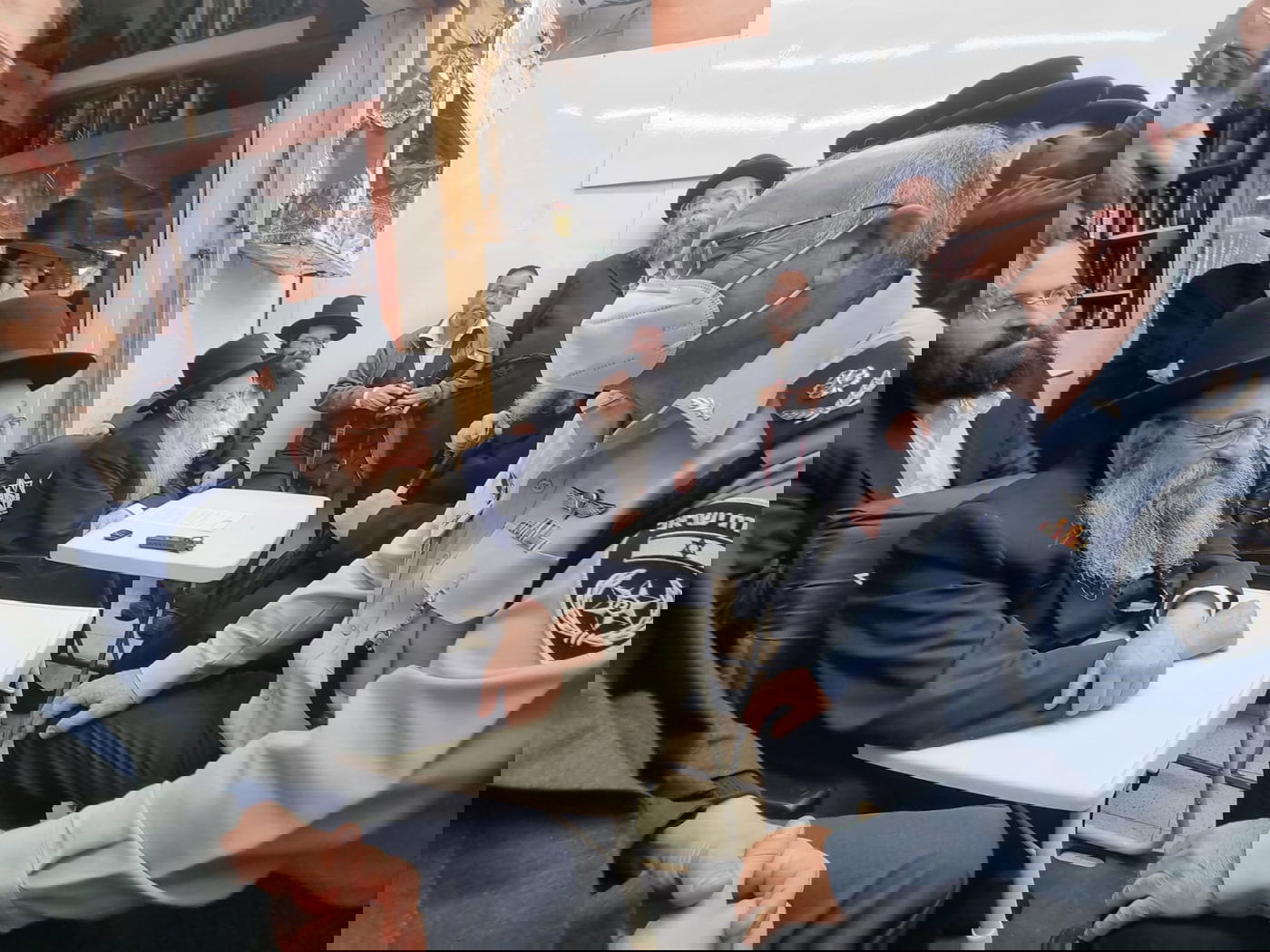 היום החמישי • תיעוד הניחום בבית מרן הגר"ח זצוק"ל