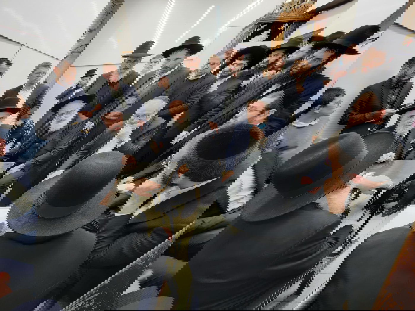 היום החמישי • תיעוד הניחום בבית מרן הגר"ח זצוק"ל