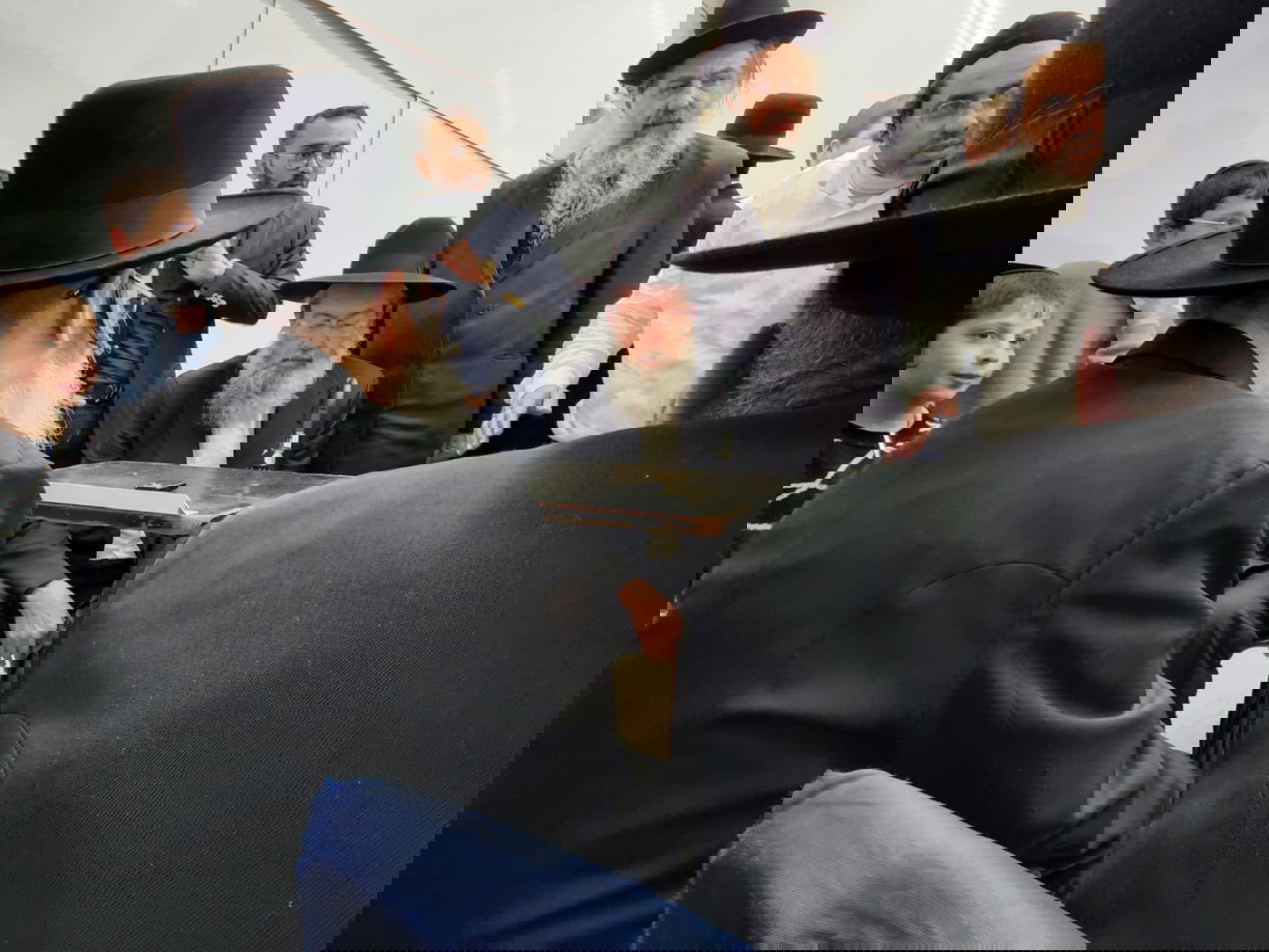 היום החמישי • תיעוד הניחום בבית מרן הגר"ח זצוק"ל