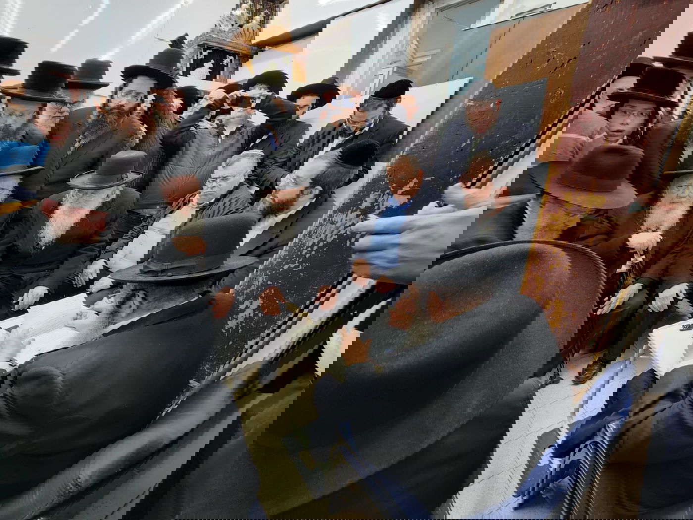 היום החמישי • תיעוד הניחום בבית מרן הגר"ח זצוק"ל