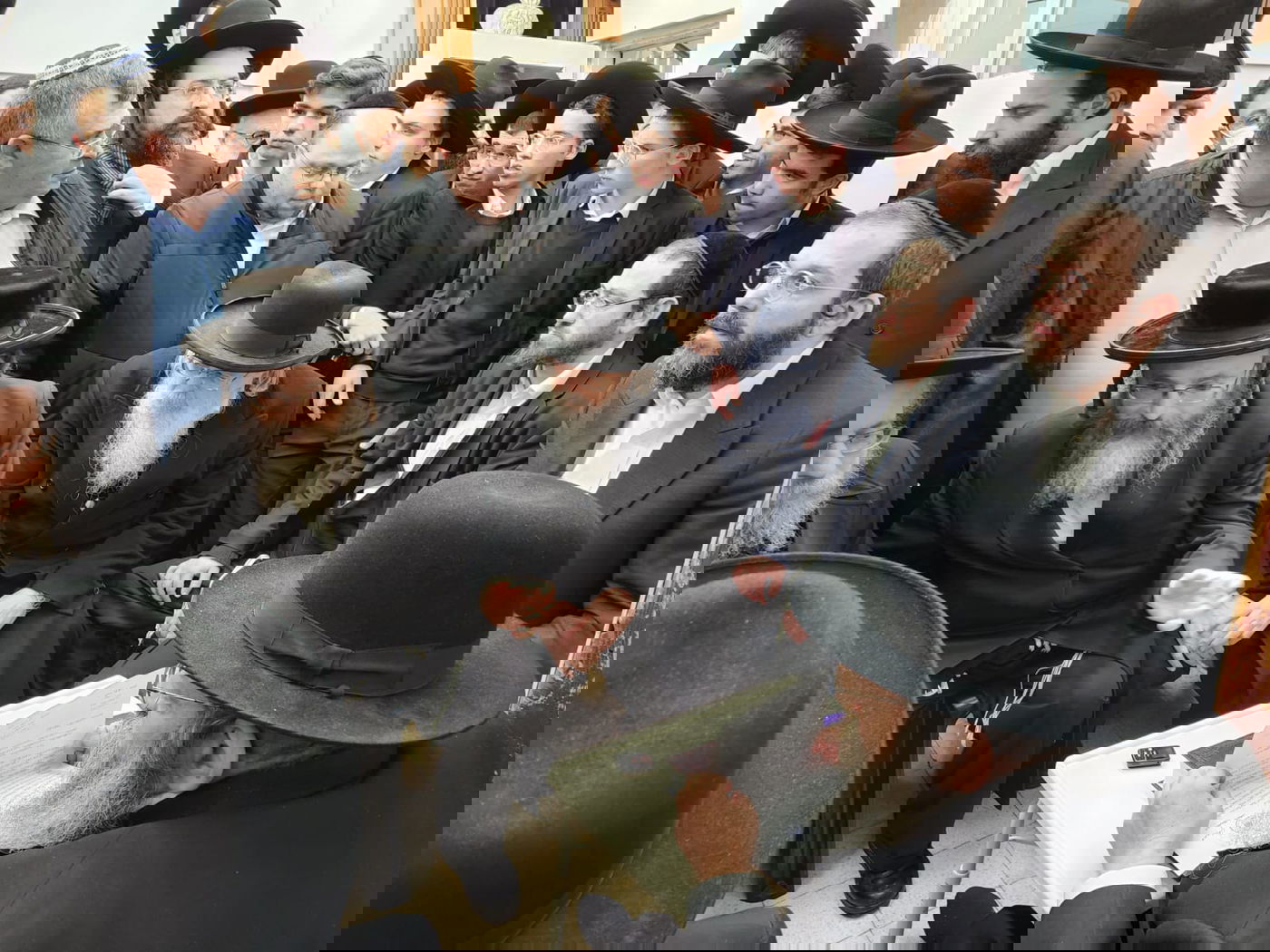 היום החמישי • תיעוד הניחום בבית מרן הגר"ח זצוק"ל