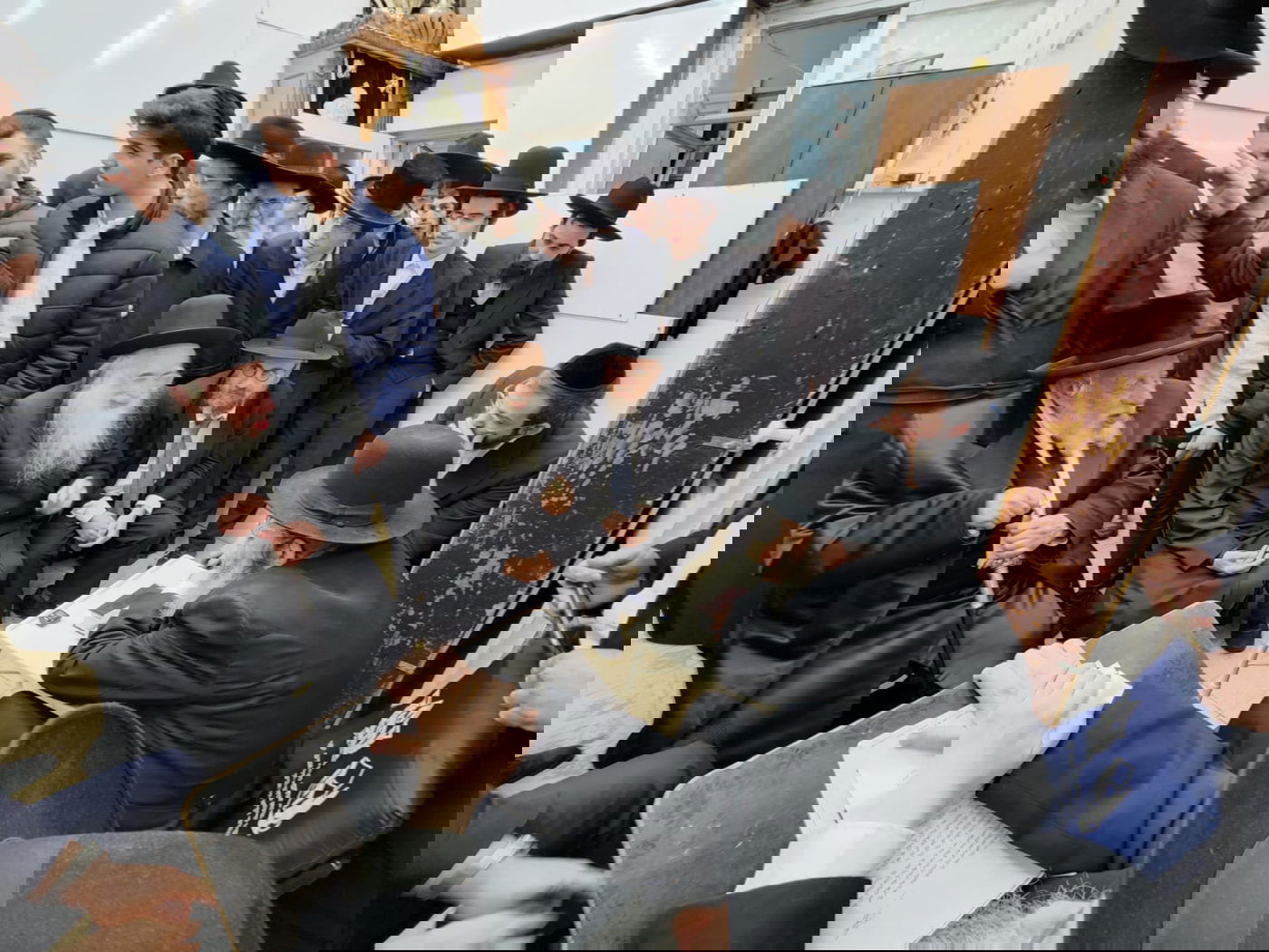 היום החמישי • תיעוד הניחום בבית מרן הגר"ח זצוק"ל