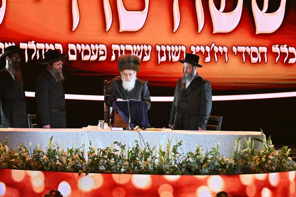 כך ציינו בויז'ניץ עשור להסתלקותו של הרבי זצוק"ל