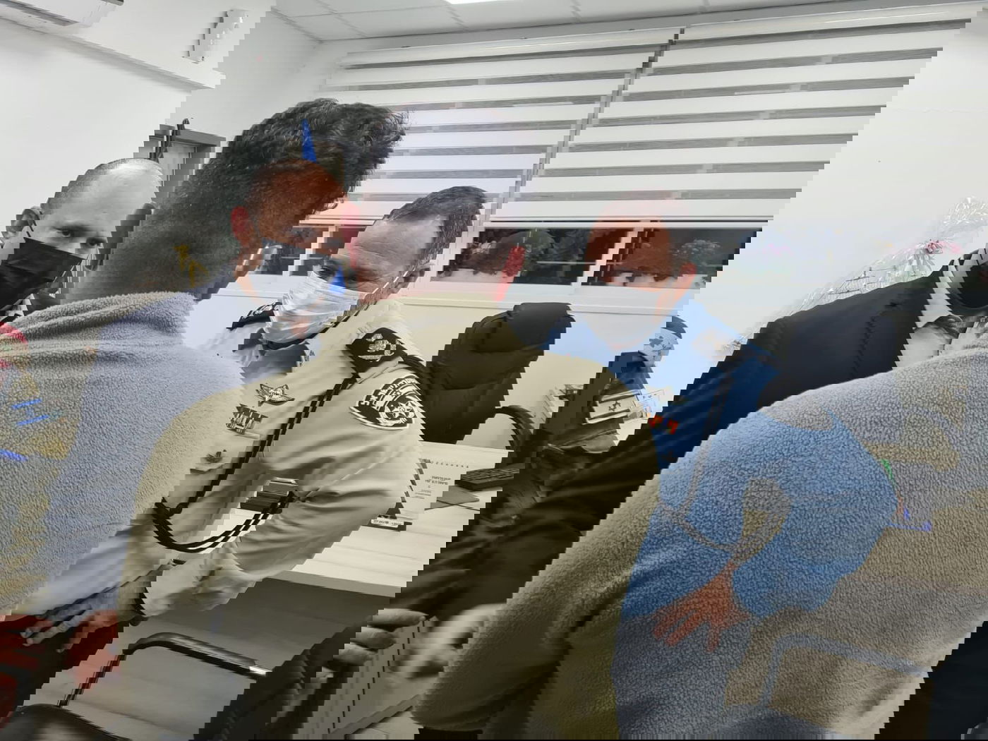 בנט בתחנת המשטרה בחדרה