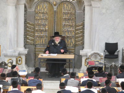 הגר"מ שטרנבוך בהספד בישיבת חברון