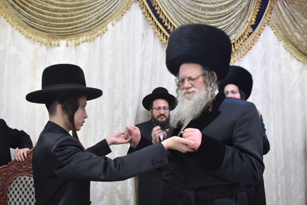 שמחת הבר מצווה לנכד האדמו"ר ממודז'יץ