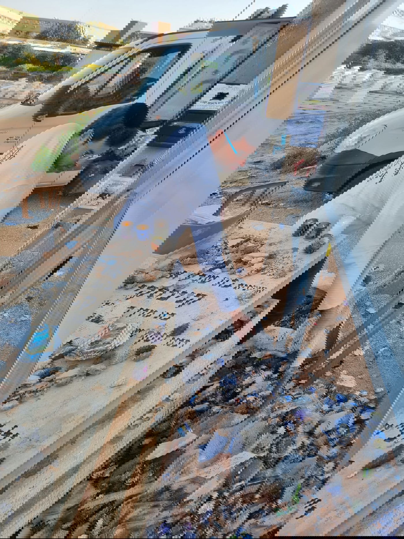 במלאות ה'שבעה': בטון על קברו של מרן רבי חיים קנייבסקי זצ"ל