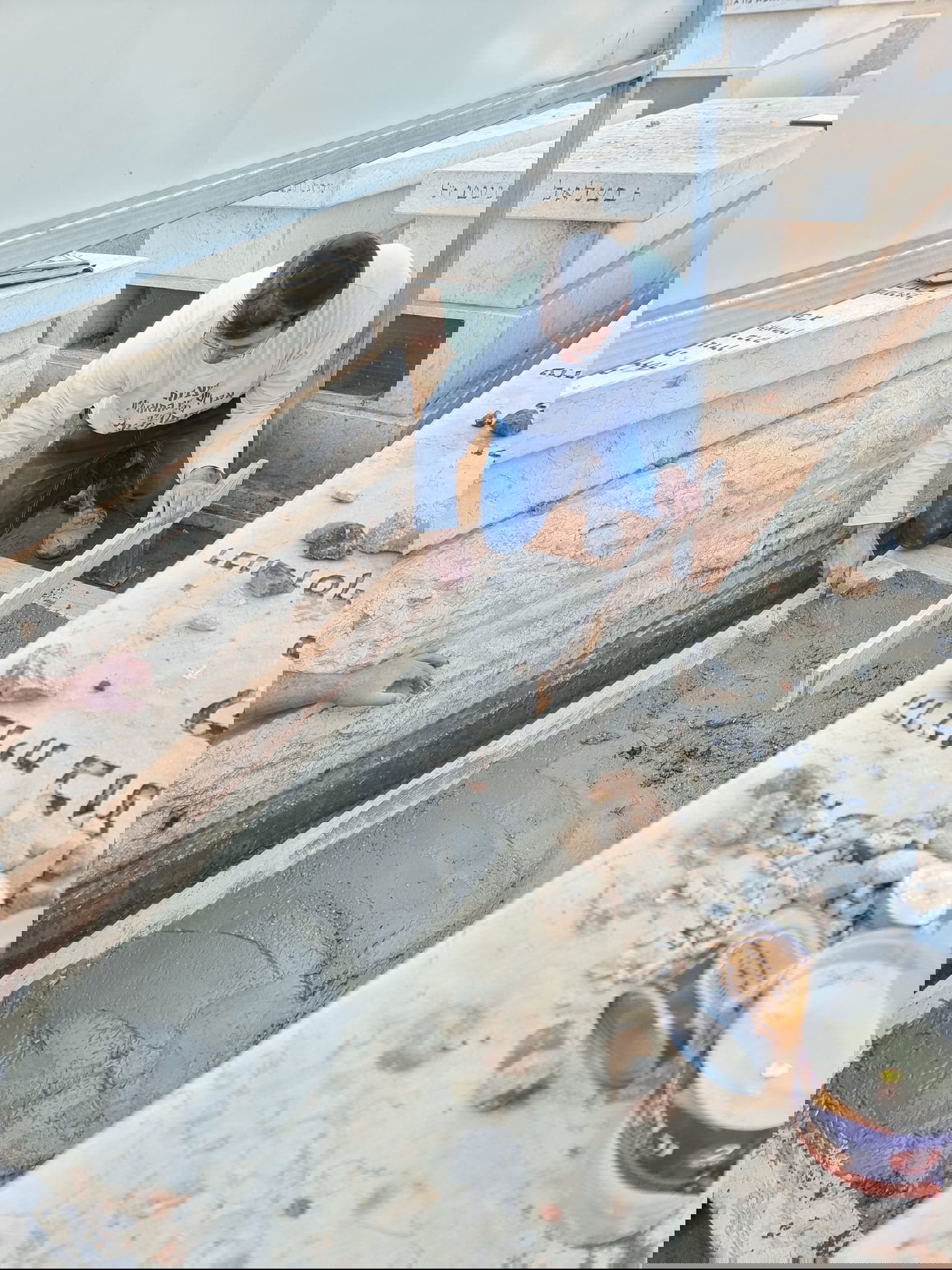 במלאות ה'שבעה': בטון על קברו של מרן רבי חיים קנייבסקי זצ"ל