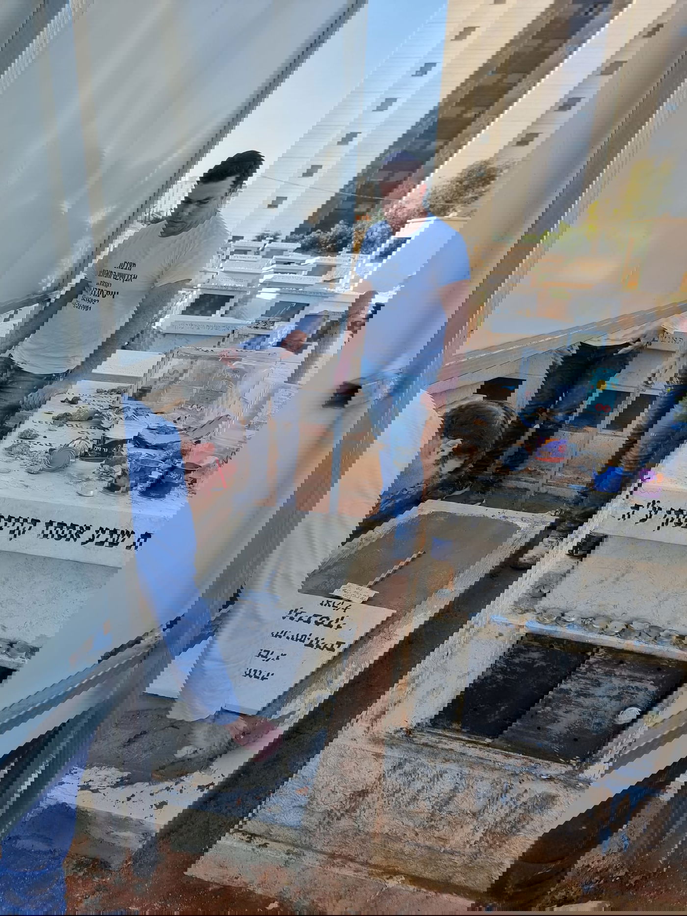 במלאות ה'שבעה': בטון על קברו של מרן רבי חיים קנייבסקי זצ"ל