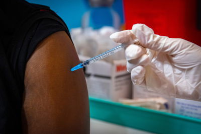 באישור FDA: חיסון רביעי גם בארצות הברית