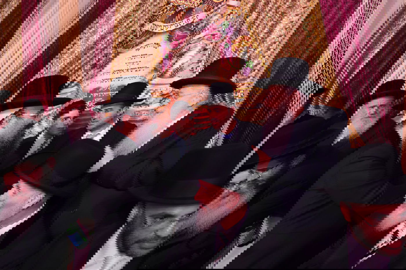 הרנטגן השיא את בנו; המונים השתתפו • צפו