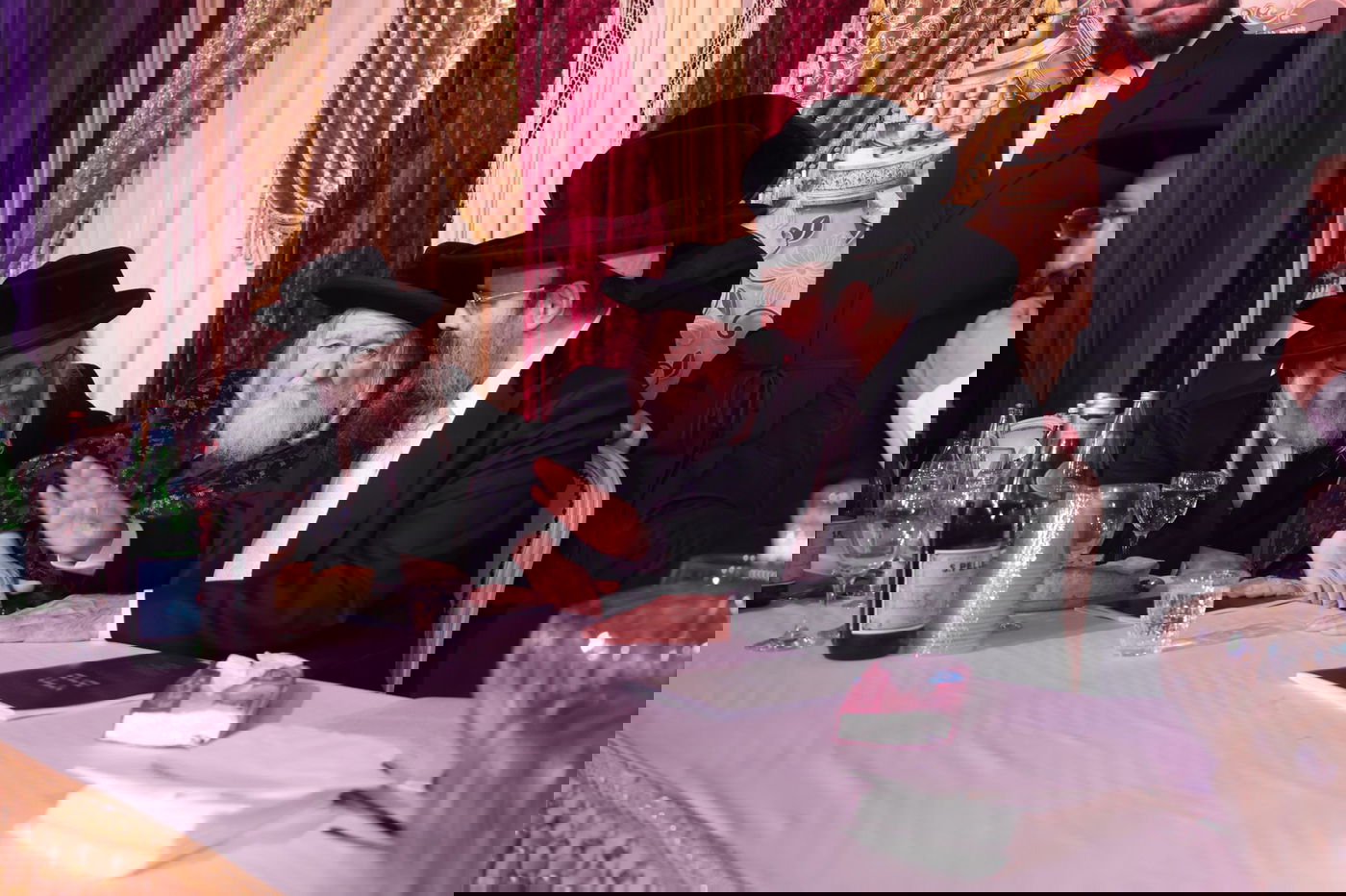 הרנטגן השיא את בנו; המונים השתתפו • צפו