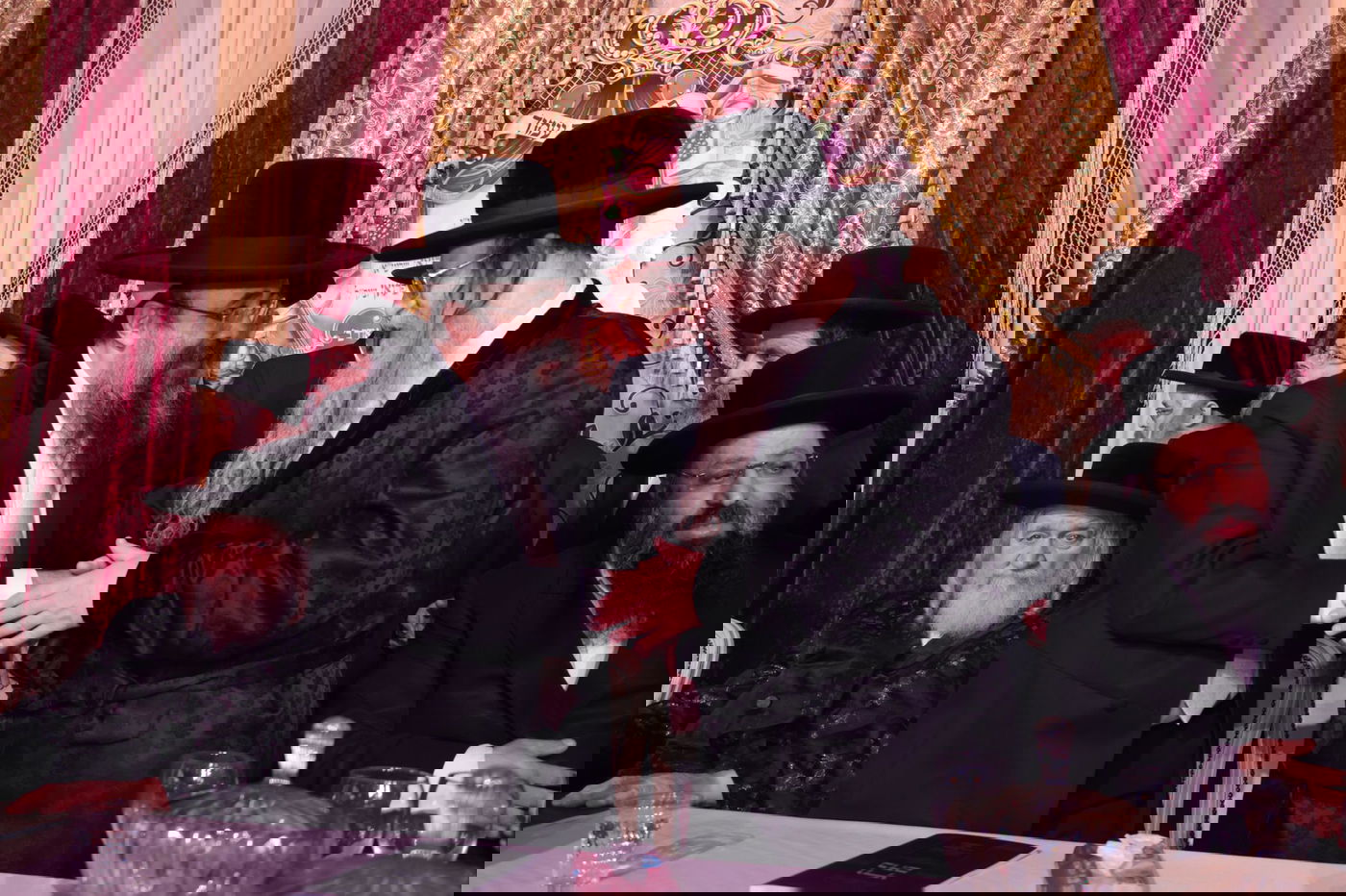 הרנטגן השיא את בנו; המונים השתתפו • צפו