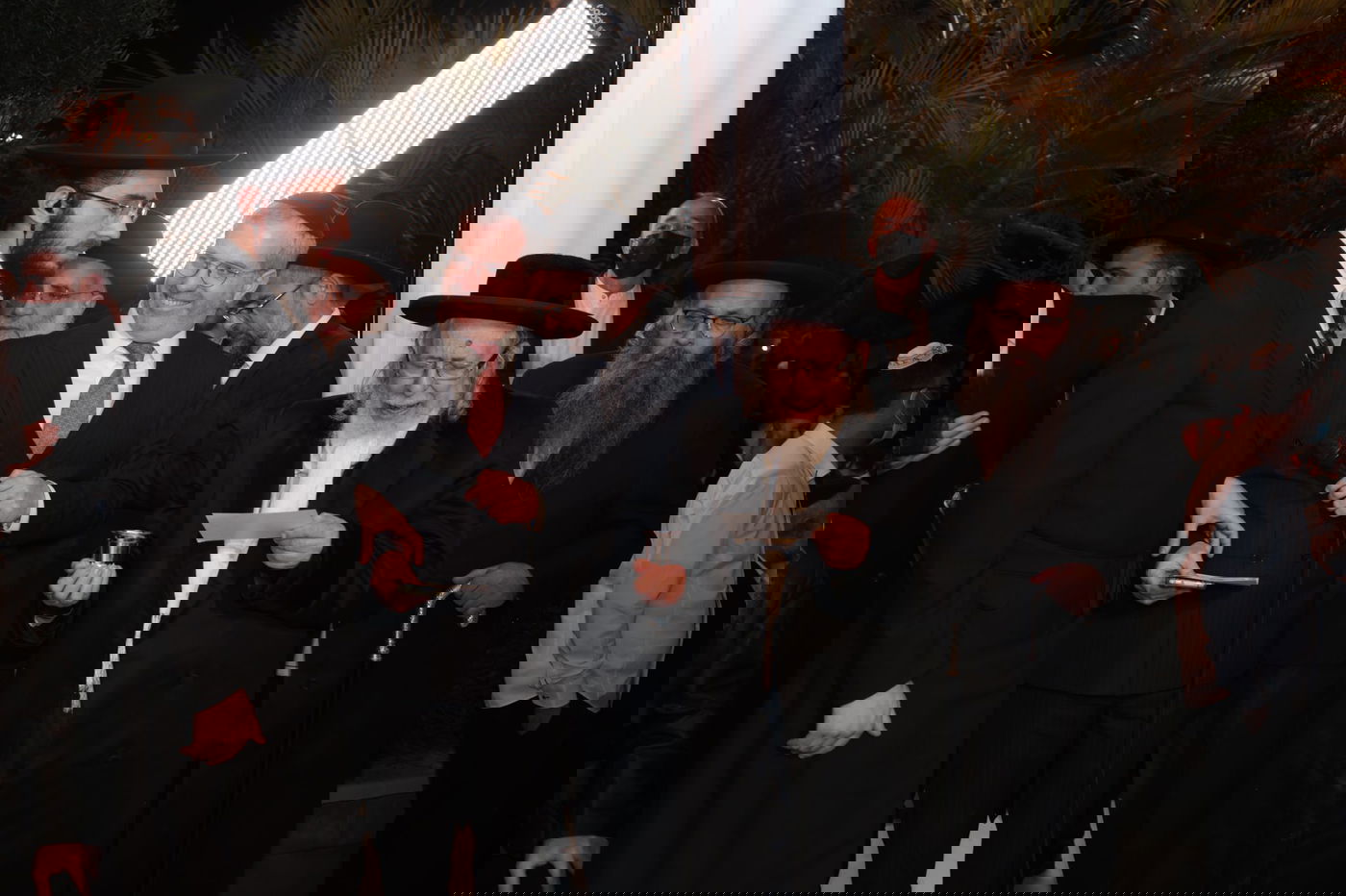 הרנטגן השיא את בנו; המונים השתתפו • צפו