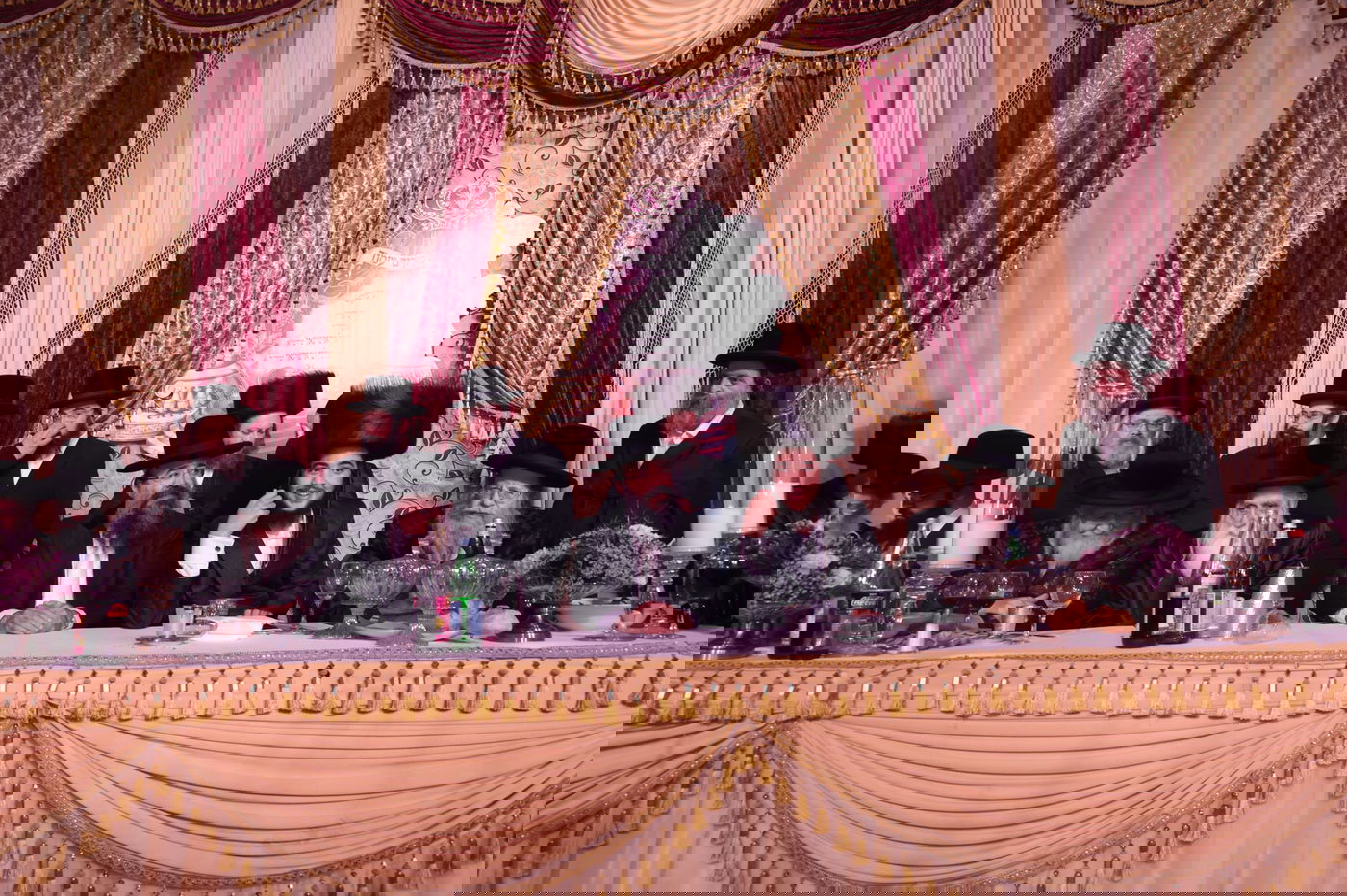 הרנטגן השיא את בנו; המונים השתתפו • צפו