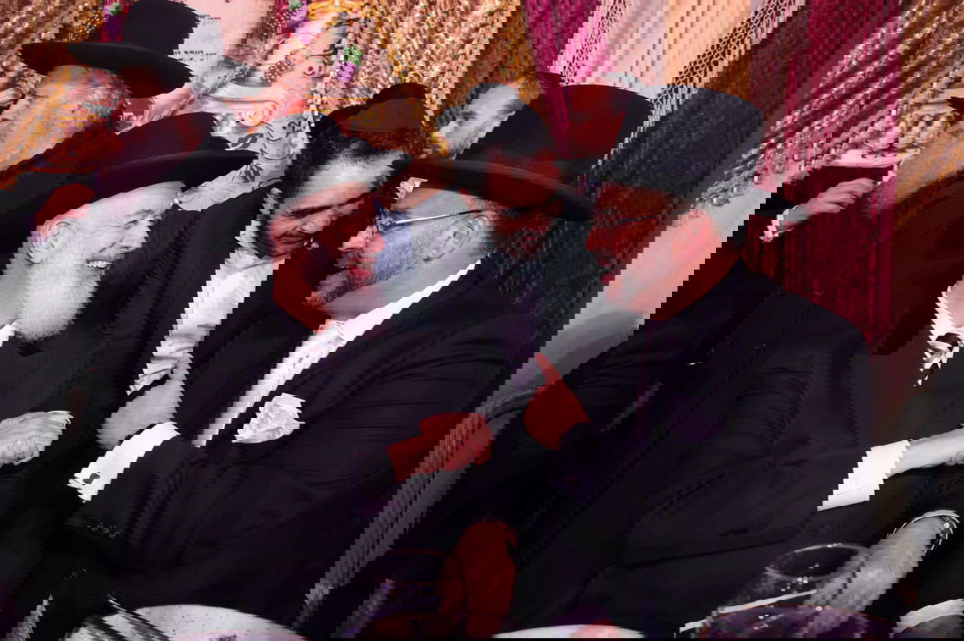 הרנטגן השיא את בנו; המונים השתתפו • צפו