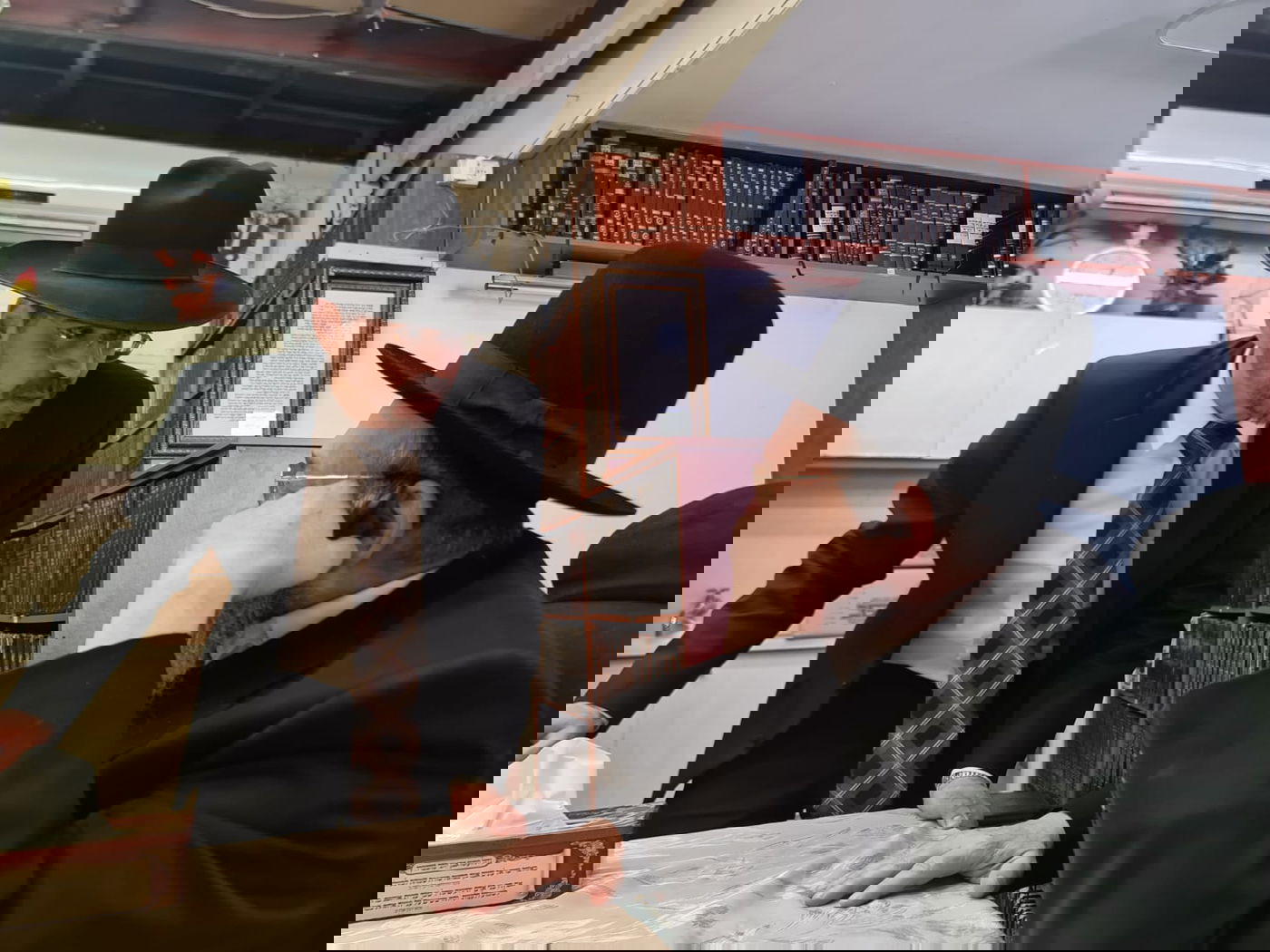 סיימו 'מגילה' לע"נ מרן שר התורה; וקיבלו את ברכת בנו