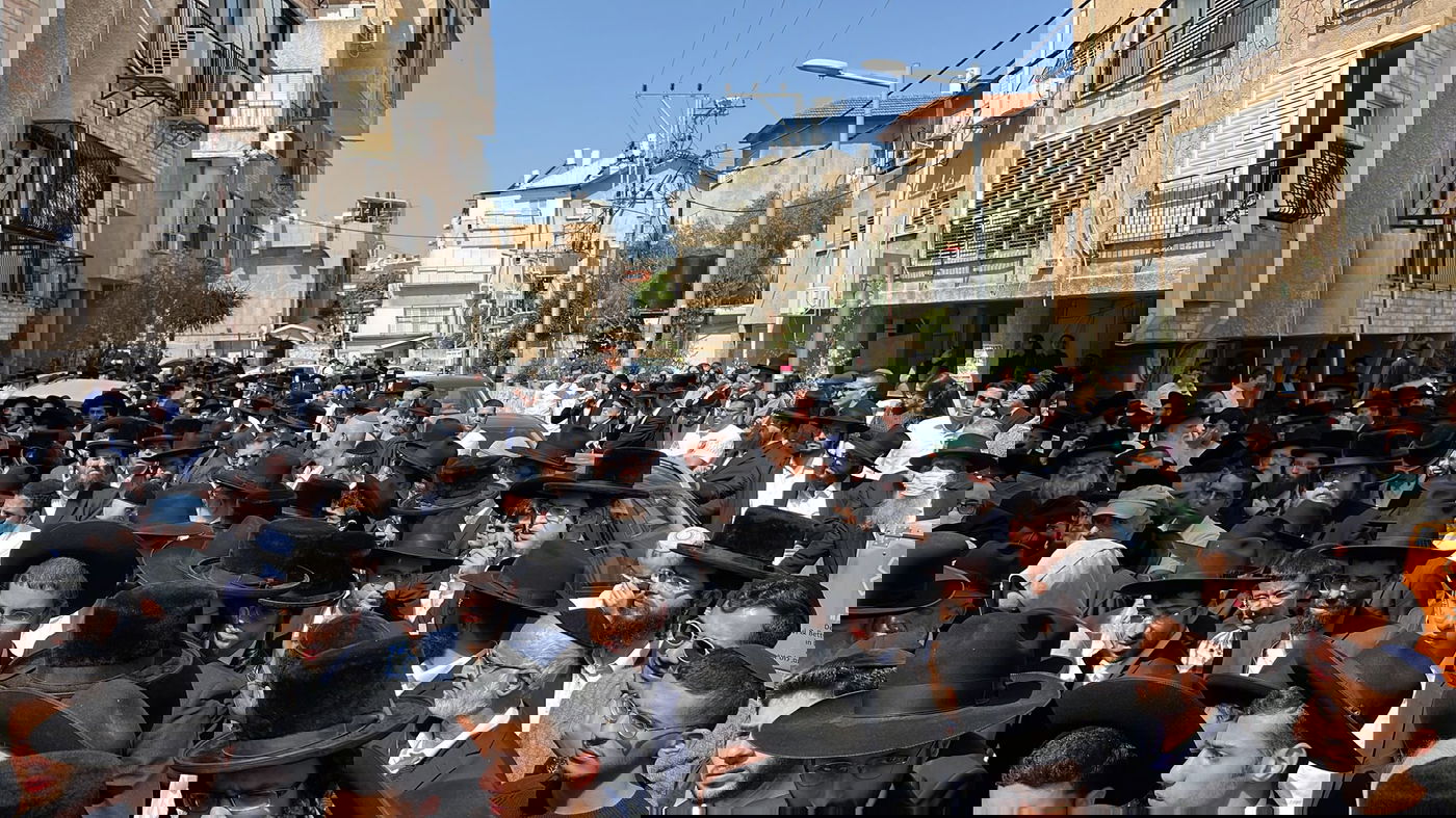 משפחה ורבנים הספידו את יעקב שלום הי"ד: 'שותתים דם'