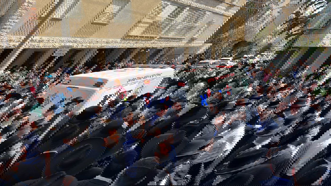 משפחה ורבנים הספידו את יעקב שלום הי"ד: 'שותתים דם'