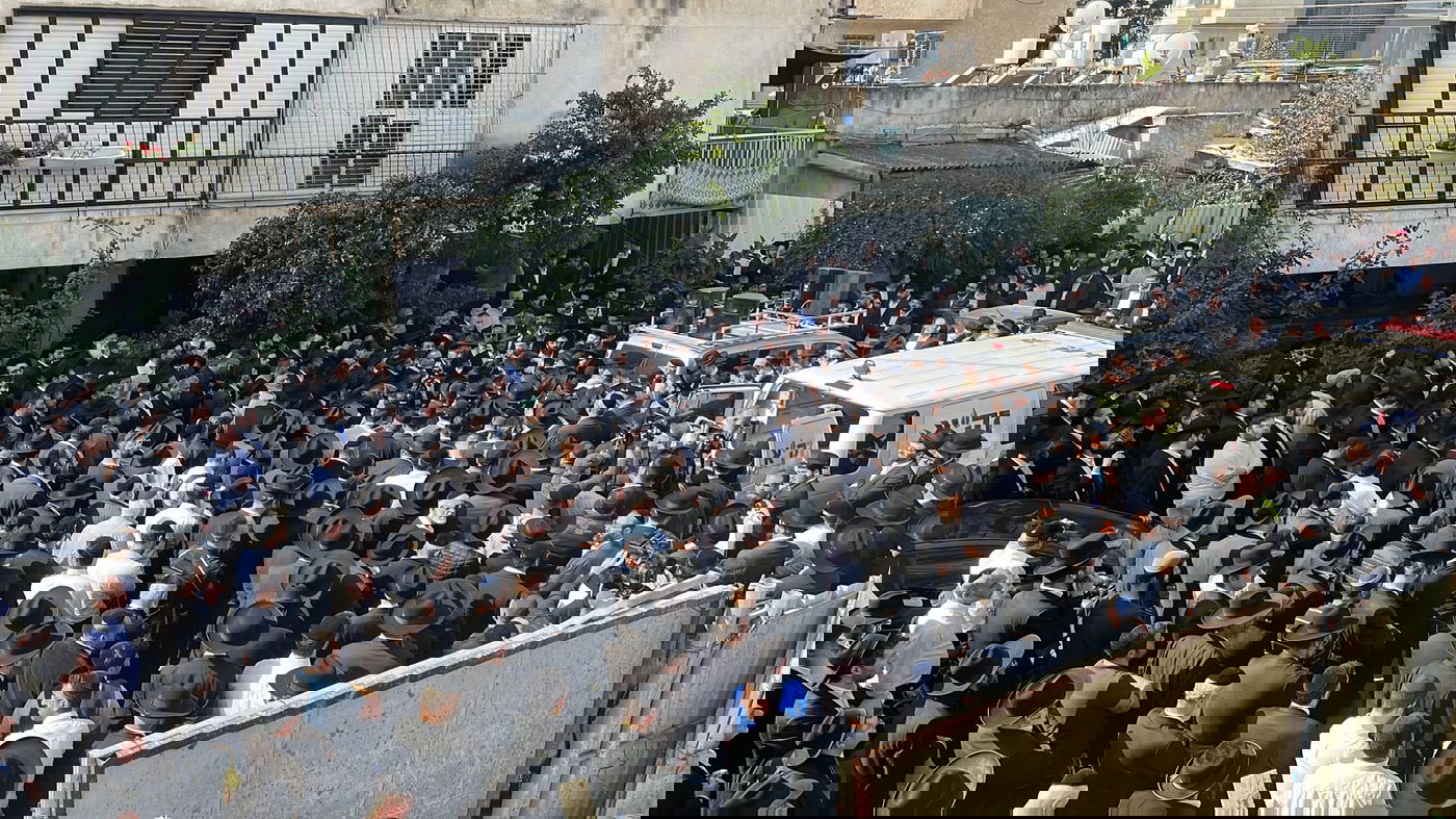 האח ספד בבכי: "אוי אוי, קשה; קיבל כדורים והציל את הבן"