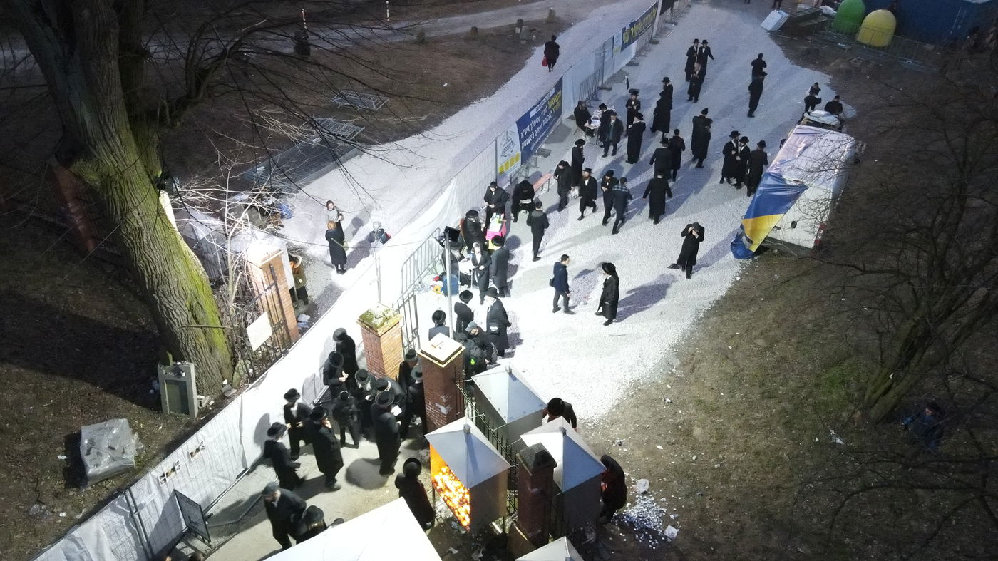 המונים בהילולת רבי אלימלך מליז'ענסק זיע"א