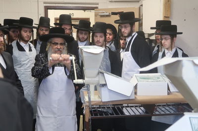 טחינת החיטה למצות