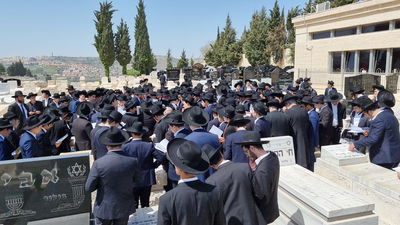 לקראת יום השנה: המונים בציון זקן הראשונים לציון