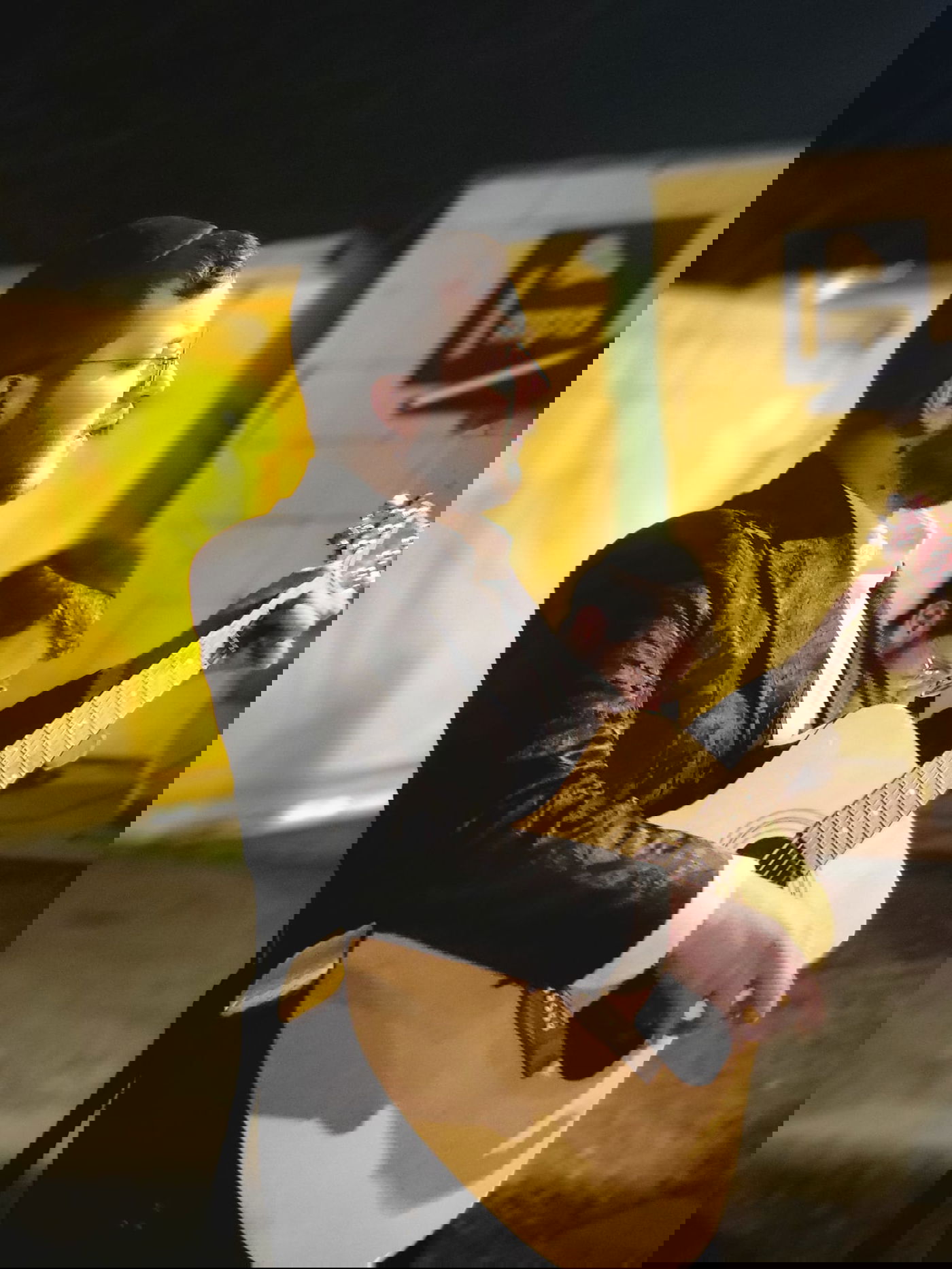 בחורי 'אגלי טל' שסייעו לפליטי אוקראינה בתפילה בקברי צדיקים