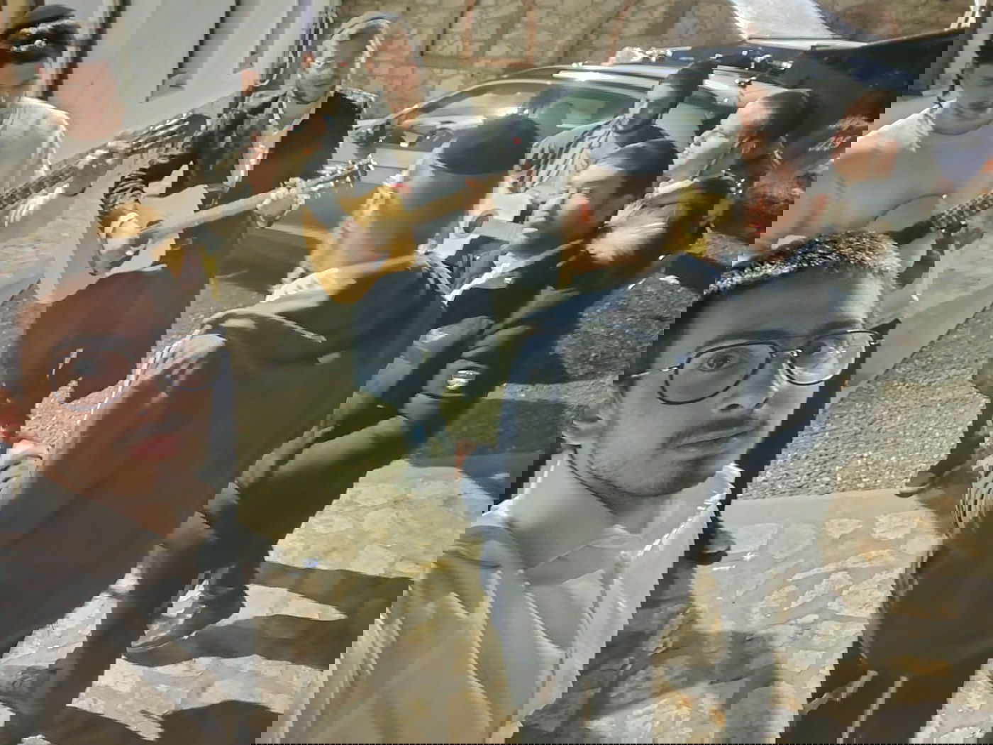 בחורי 'אגלי טל' שסייעו לפליטי אוקראינה בתפילה בקברי צדיקים